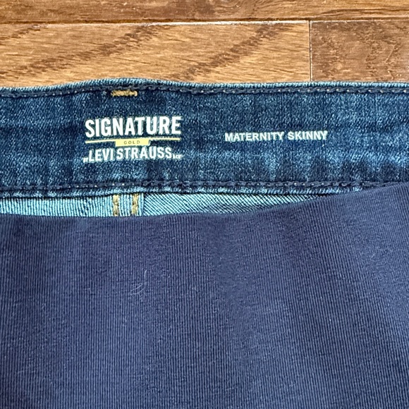 MATERNITY Signature by Levi Strauss Dark Blue Wash Skinny Jeans pull on Sz small - Picture 3 of 6